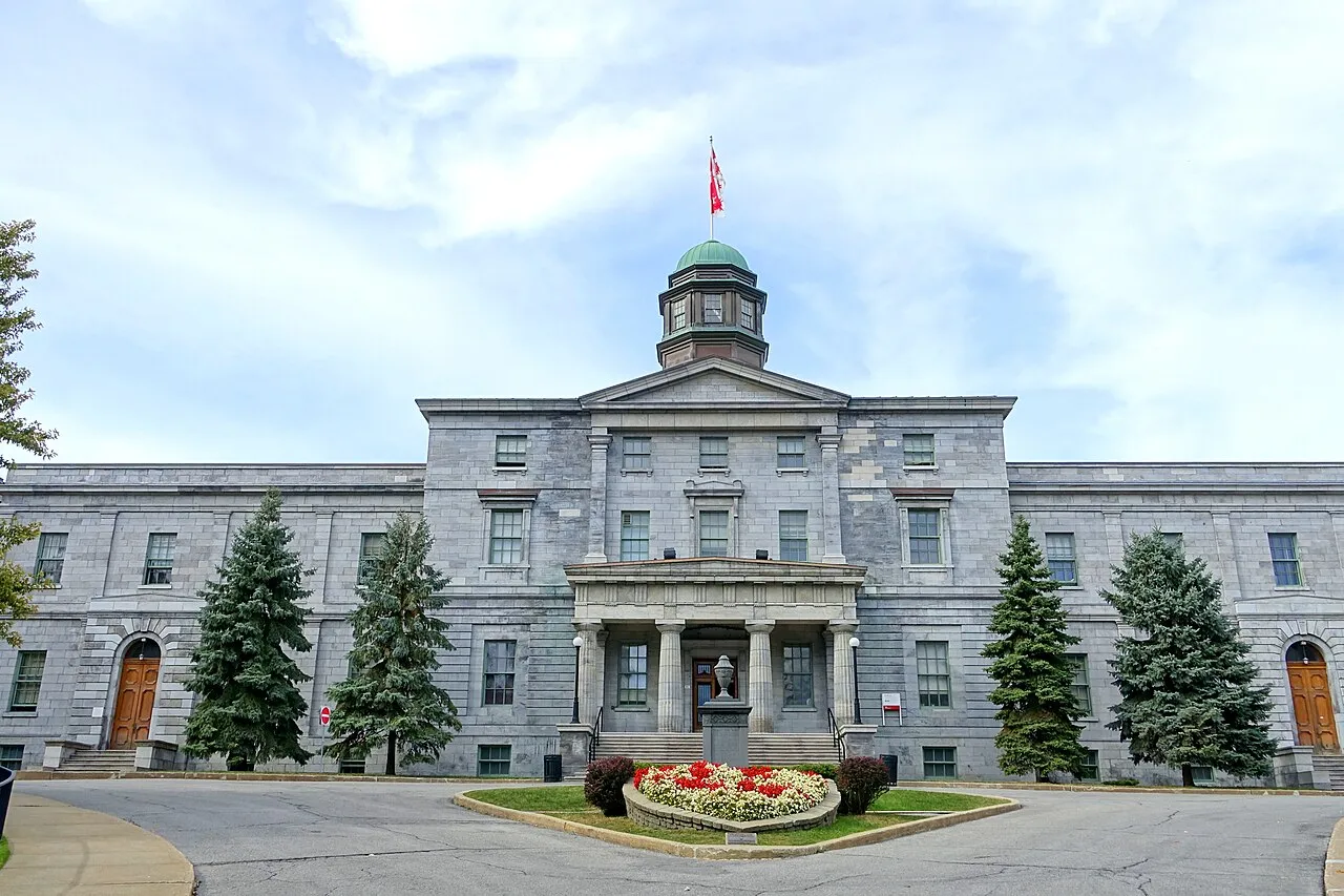 Arts Building (Dawson Hall) - McGill University - Montreal, Canada - DSC07723