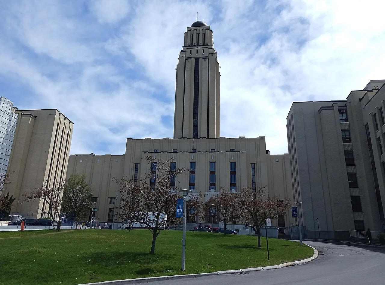 The imposing main building of UdM in Montréal