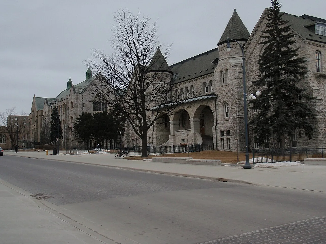 1 Queens University, Kingston, Southern Ontario, 2010